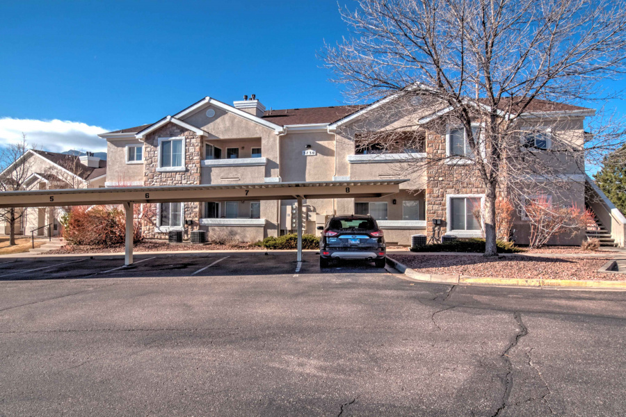 Vaulted 2 Bedroom Condo in Gated Community